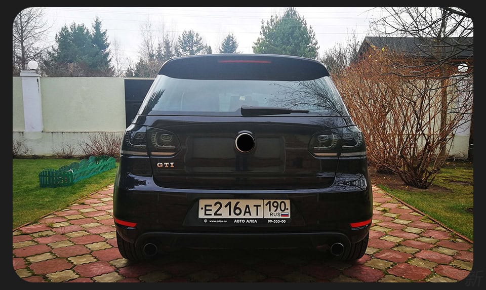 Overall design reality display of R20 LED Tail Lights for VW Golf 6 in the black model
