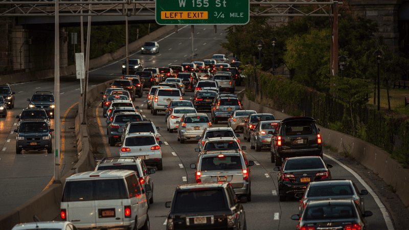 The automobile traffic environment on the highway